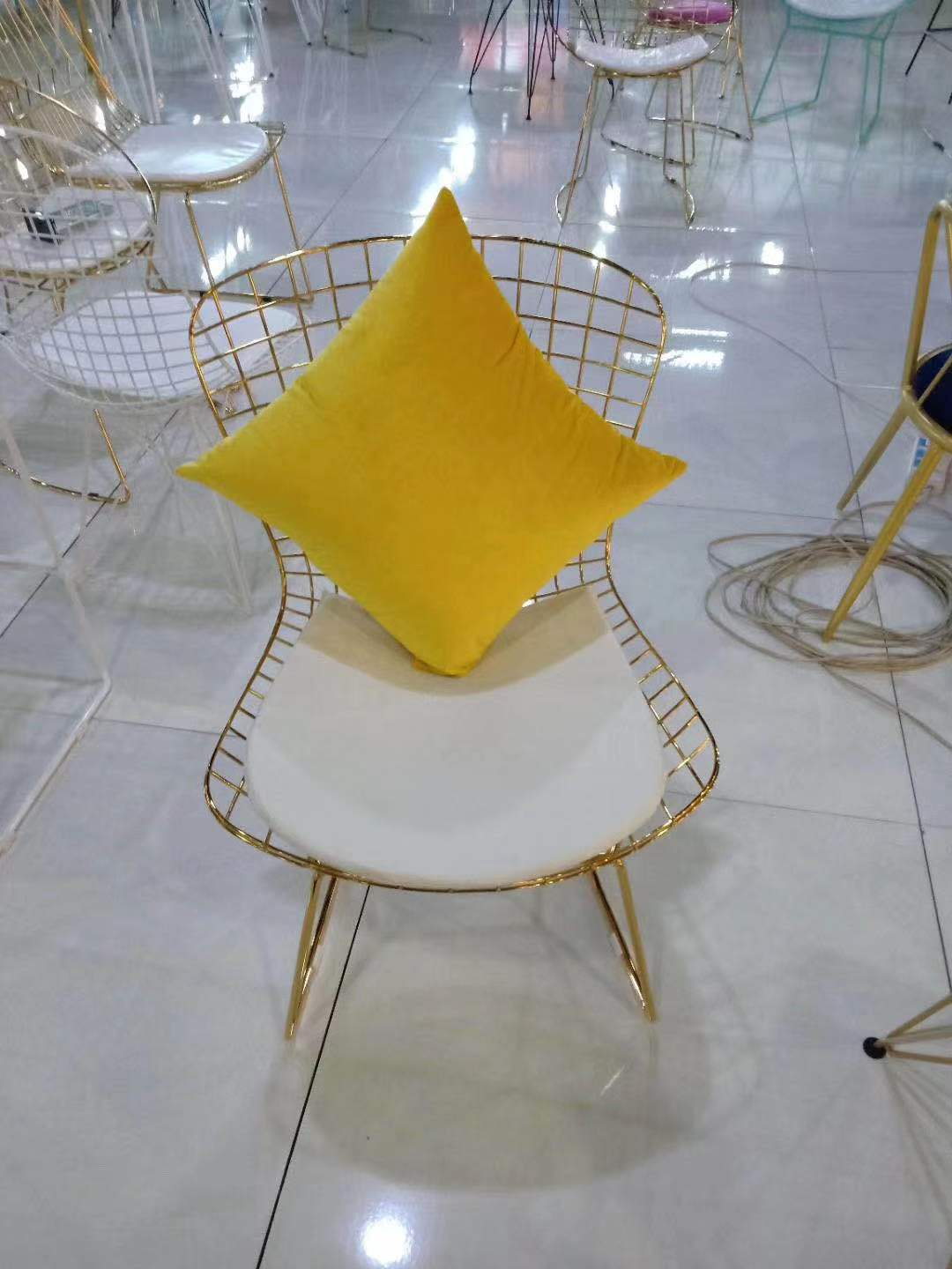 Nordic Minimalist Table Side Iron Chair Y-01